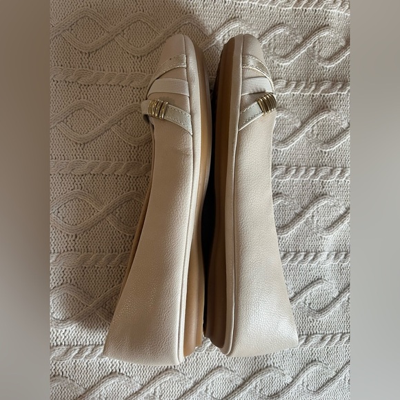 NEW! Euro Soft by Sofft Cream Color Ballet Flats Women’s Size 8.5 - Picture 10 of 16